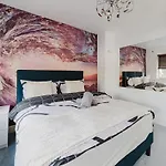 Four Bedroom House By Brookland Stays Serviced Accommodation Short Lets London With Free Wifi