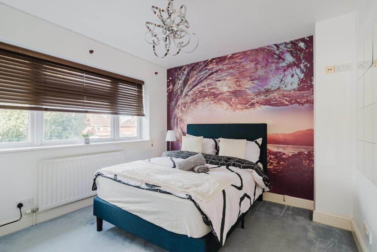 Four Bedroom House By Brookland Serviced Short Letslondon With Free Wifi *
