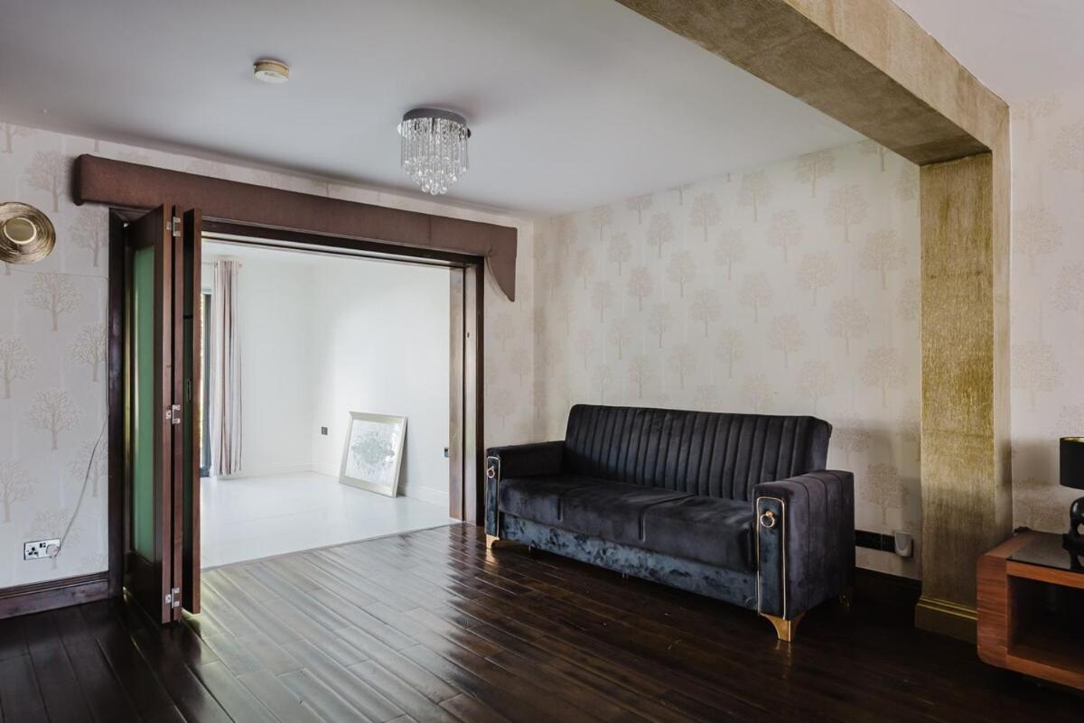 Four Bedroom House By Brookland Serviced Short Letslondon With Free Wifi Apartment *