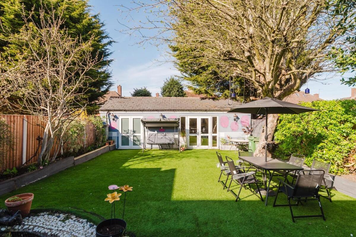 Four Bedroom House By Brookland Serviced Short Letslondon With Free Wifi Apartment