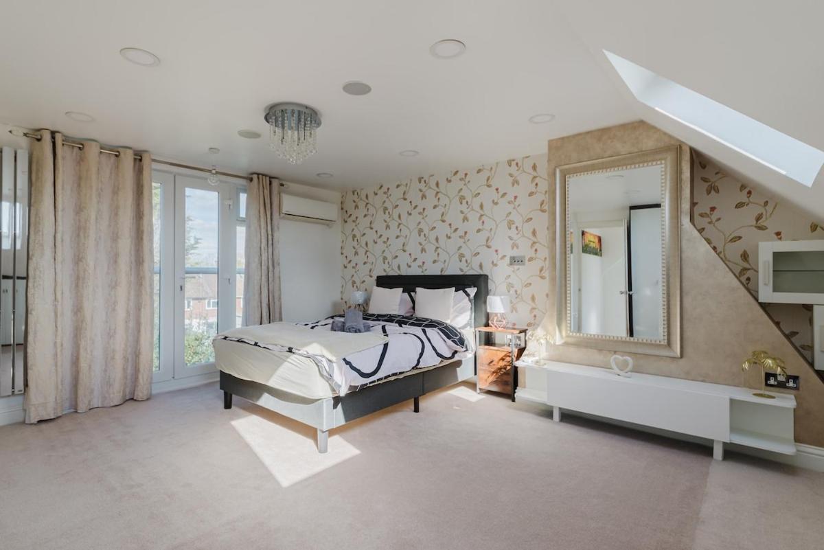 Four Bedroom House By Brookland Serviced Short Letslondon With Free Wifi Windsor