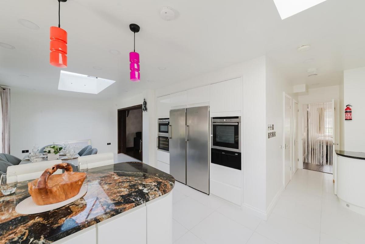 Four Bedroom House By Brookland Serviced Short Letslondon With Free Wifi Apartment *