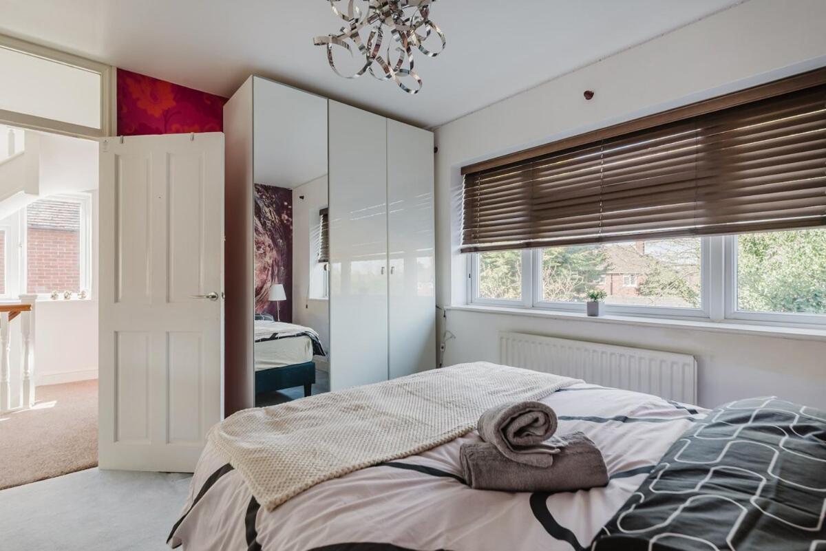 Four Bedroom House By Brookland Serviced Short Letslondon With Free Wifi Apartment